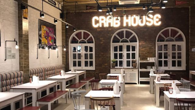 Crab House Seafood interior